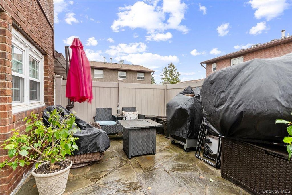 Photo of 4 Raintree Court #4, Deer Park, NY 11729 (MLS # 961876)