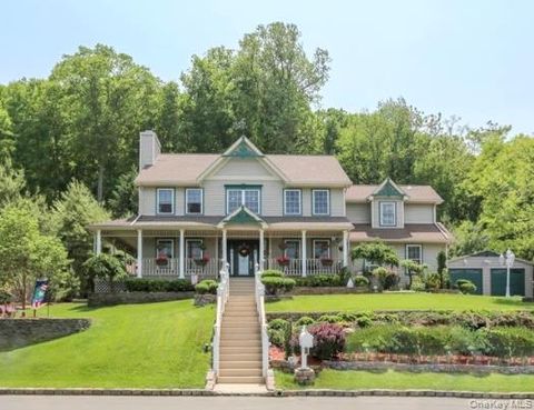 Homes For Sale - 9 Oldfield Court<br/> Garnerville, NY 10923