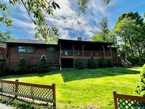 Homes For Sale - 11 Cuomo Drive<br/> Ulster County, Highland, NY 12528