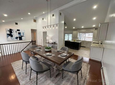 Homes For Sale - 7 Country Hollow<br/> Highland Mills, NY 10930