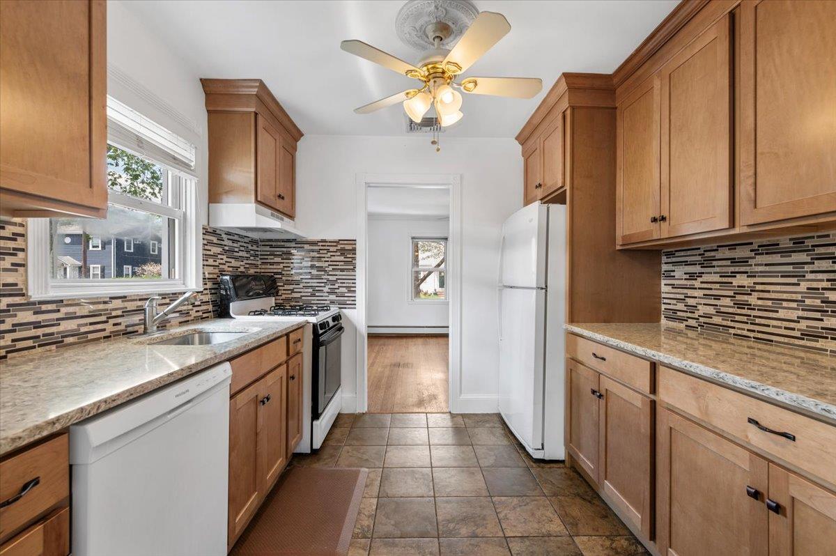 12 Leyden Street, Huntington Station, New York image 6