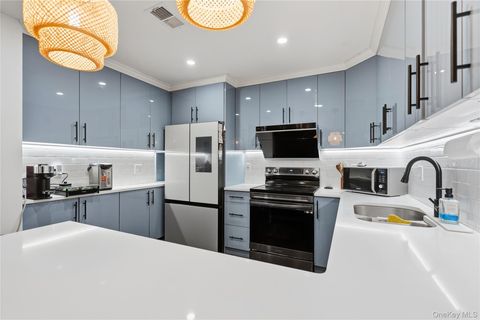 Condo For Sale - 93 Estate Drive<br/> Jericho, NY 11753