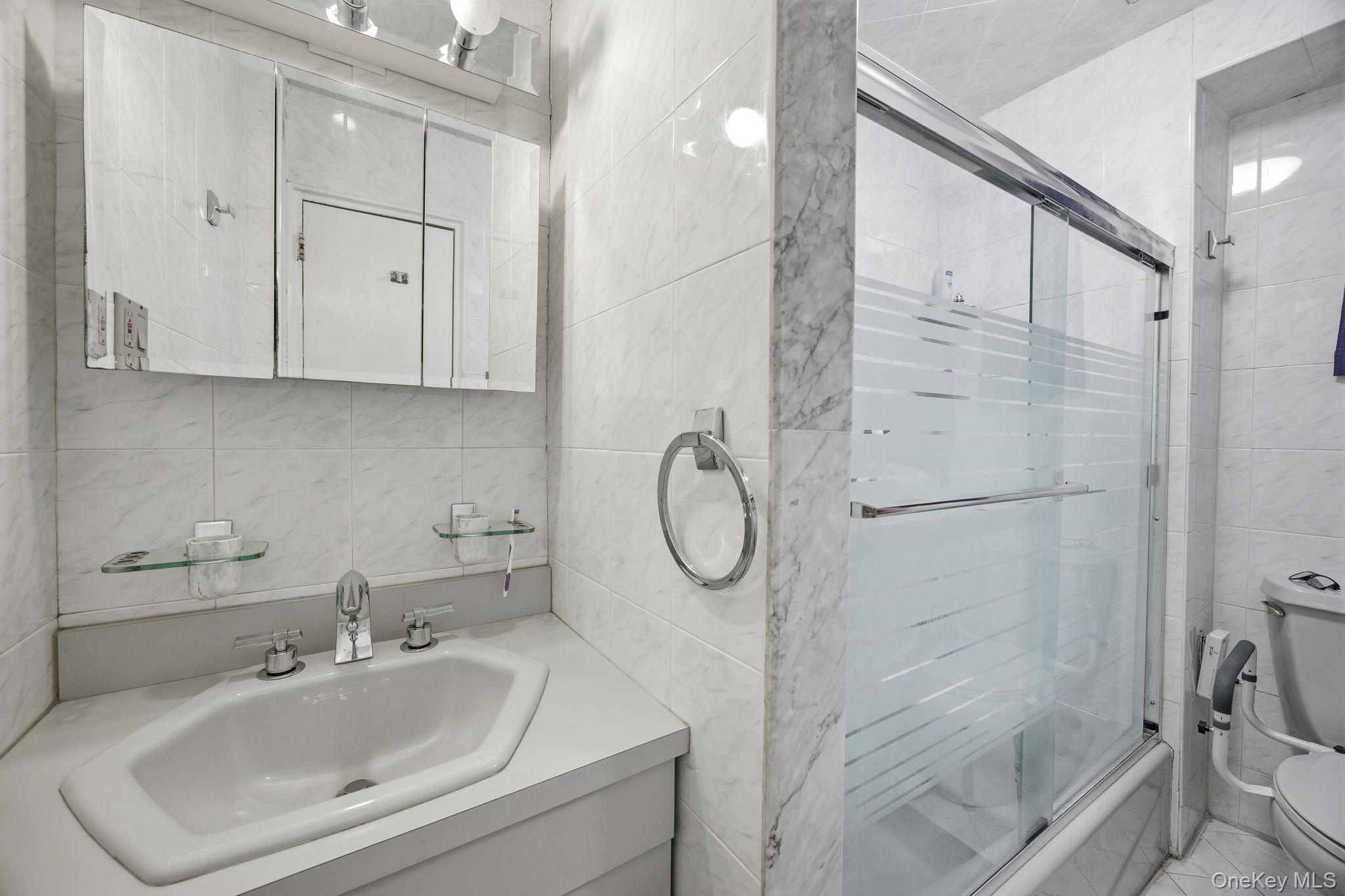 67-87 Booth Street 4C