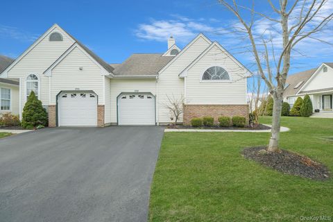 Condo For Sale - 1601 Nicole Drive<br/> Suffolk County, Port Jefferson, NY 11776