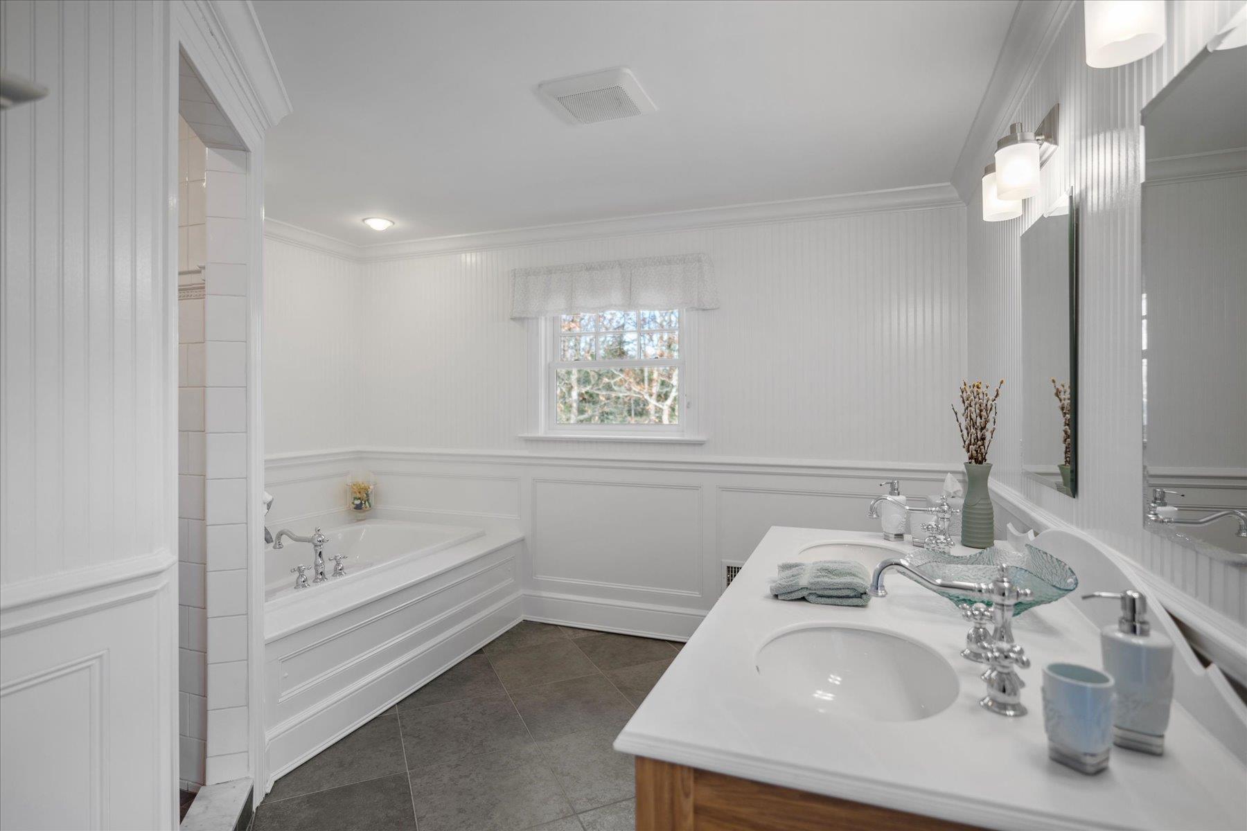 8 Cedarfield Lane, Westhampton, New York image 35