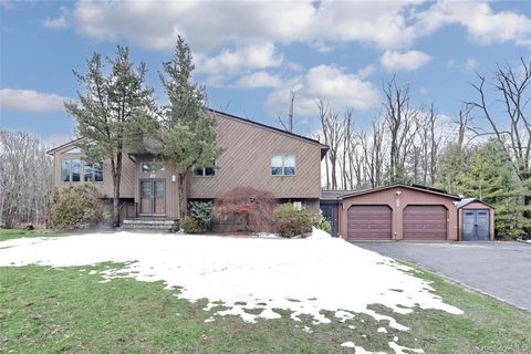 Homes For Sale - 42 Cragmere Road<br/> Airmont, NY 10901