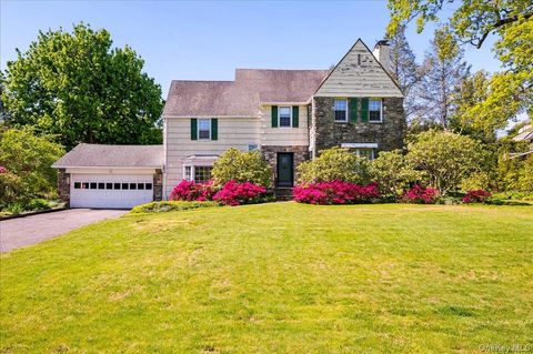 Homes For Sale - 21 Country Club Lane<br/> Pelham, NY 10803