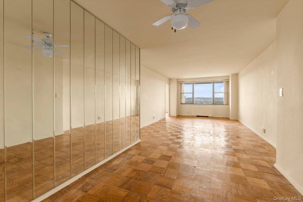 Photo of 70-25 Yellowstone Boulevard #14H, Forest Hills, NY 11375 (MLS # 1042467)
