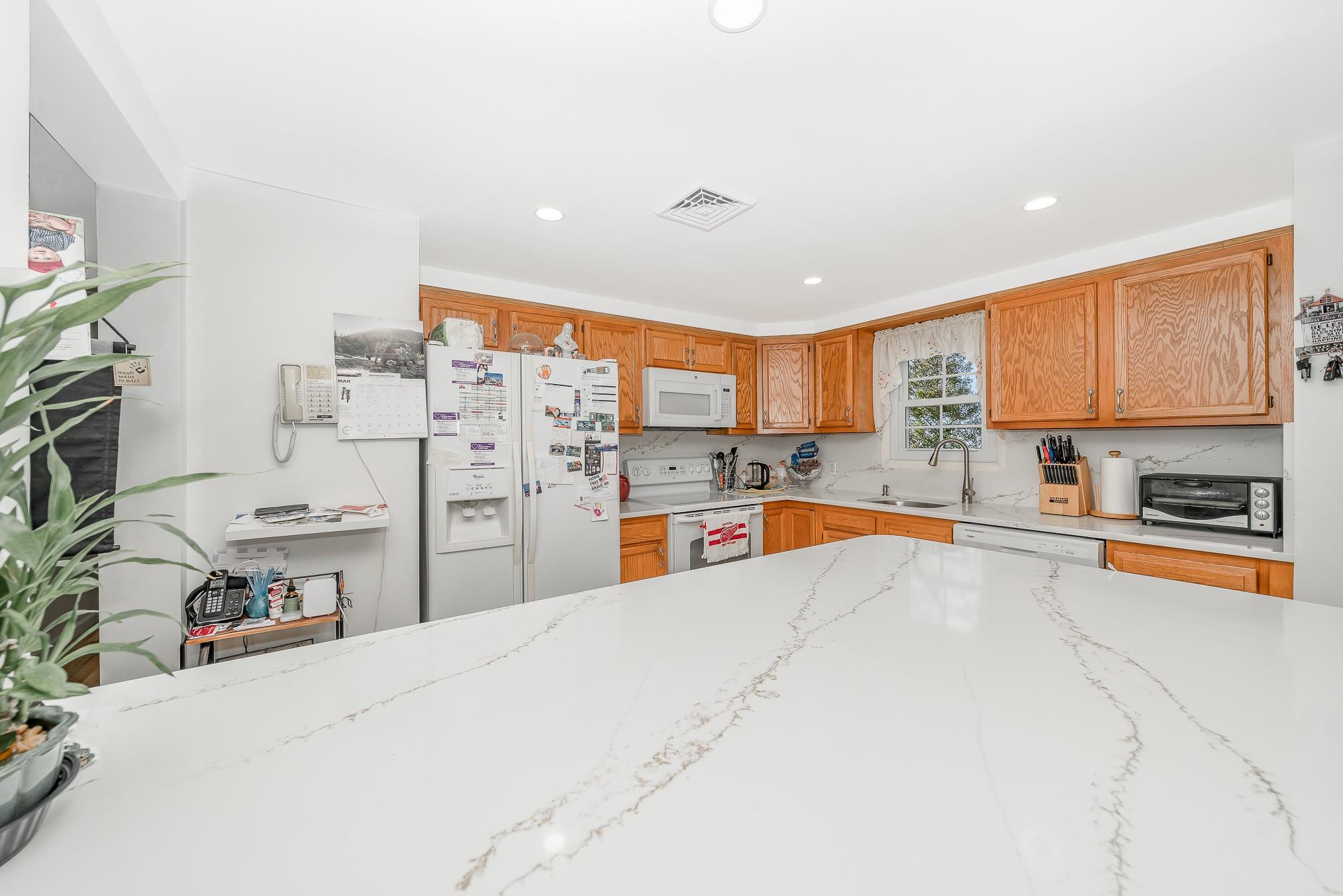 52 Robinwood Drive, Mastic Beach, New York image 11