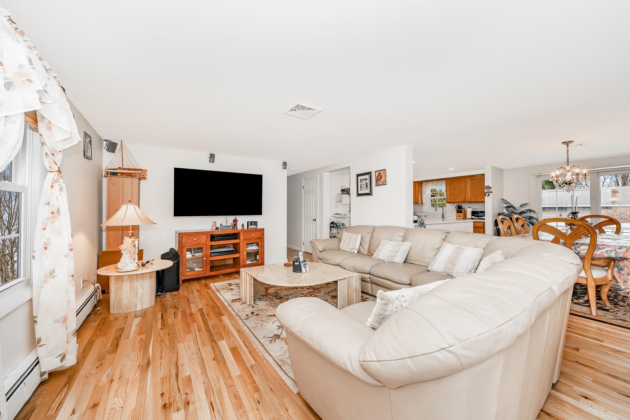 52 Robinwood Drive, Mastic Beach, New York image 7