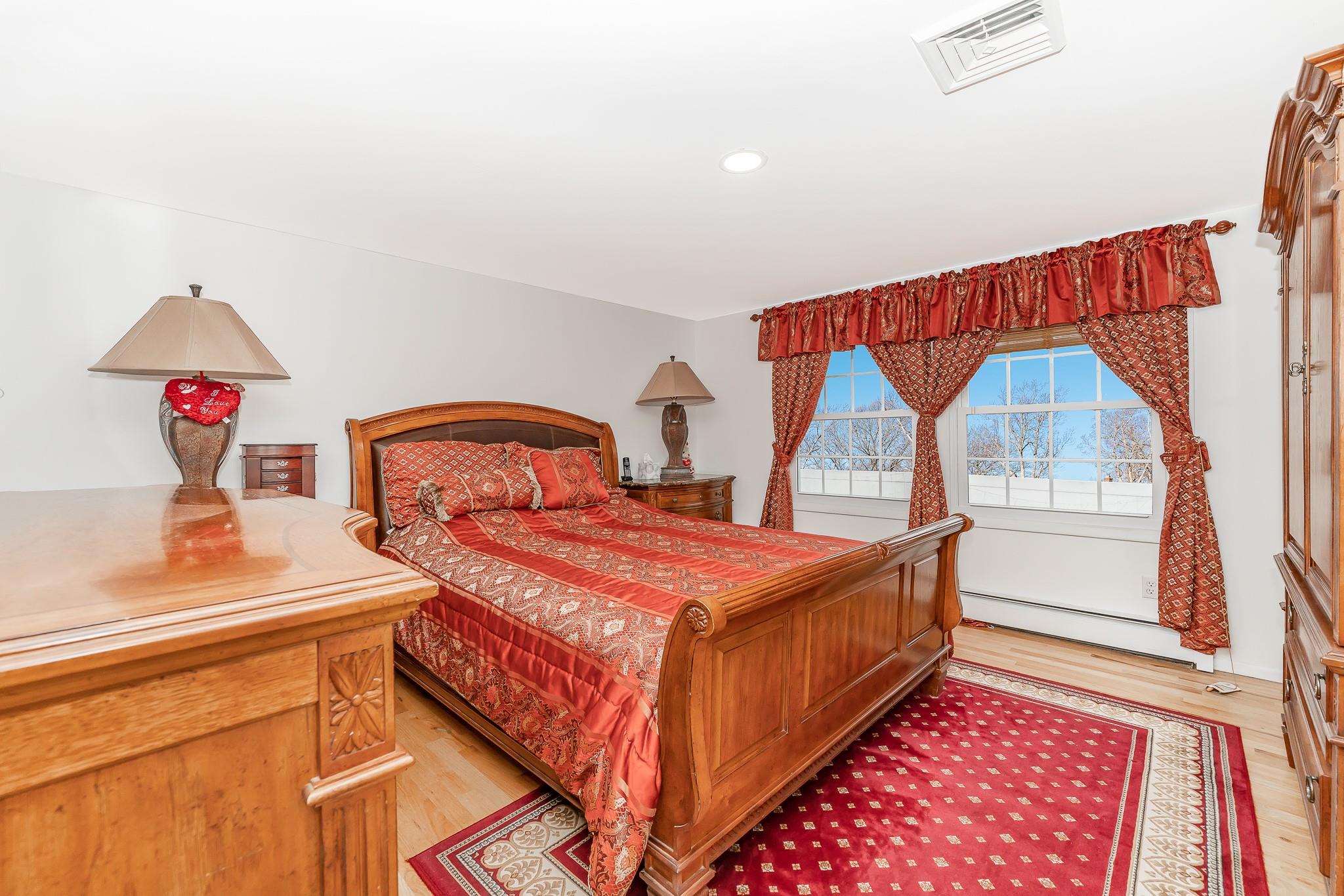 52 Robinwood Drive, Mastic Beach, New York image 17