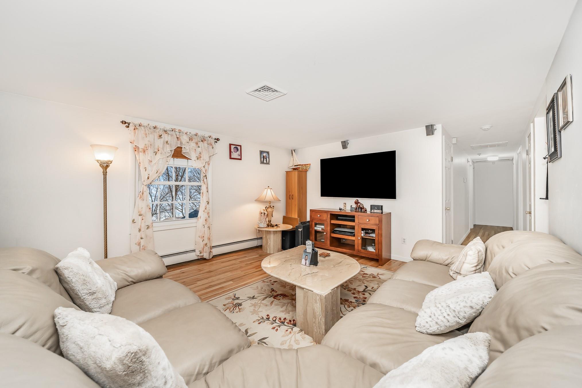 52 Robinwood Drive, Mastic Beach, New York image 8