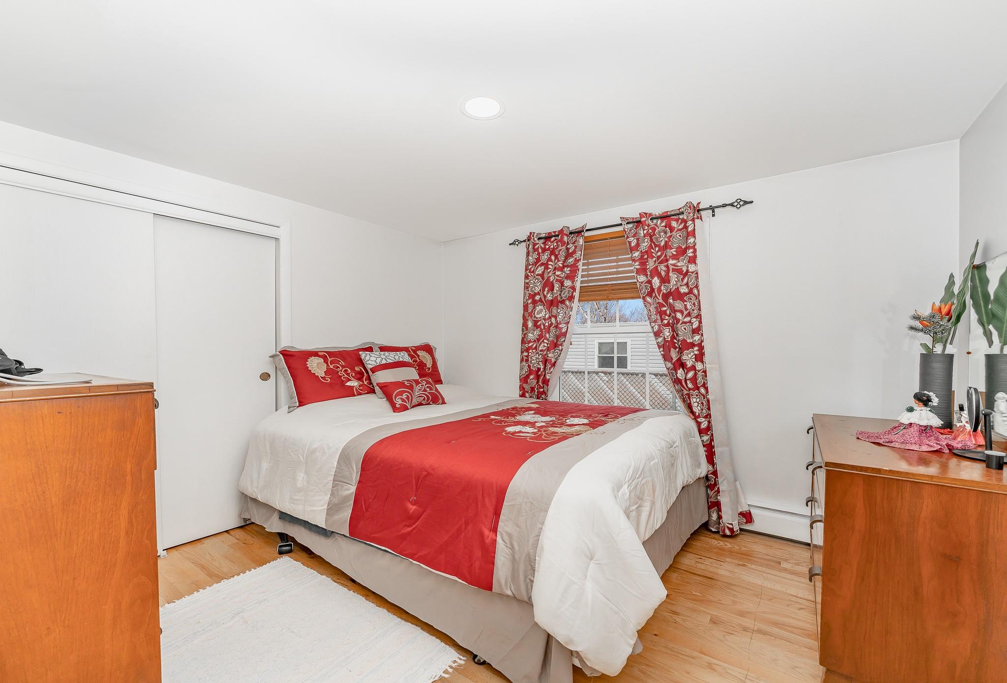 52 Robinwood Drive, Mastic Beach, New York image 16