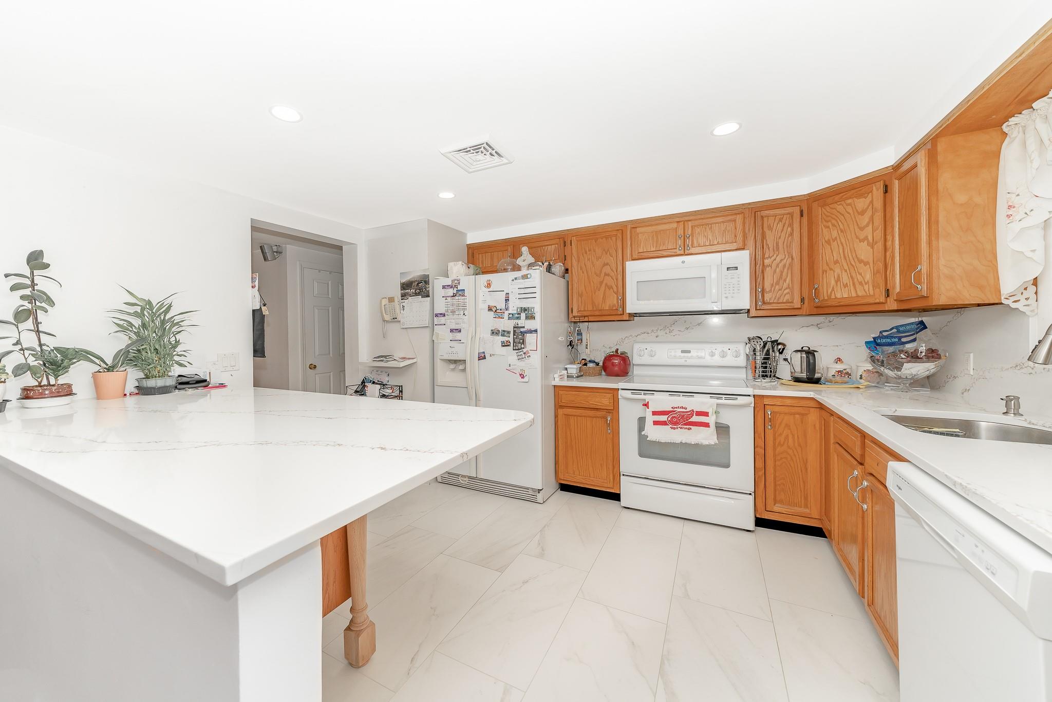 52 Robinwood Drive, Mastic Beach, New York image 13