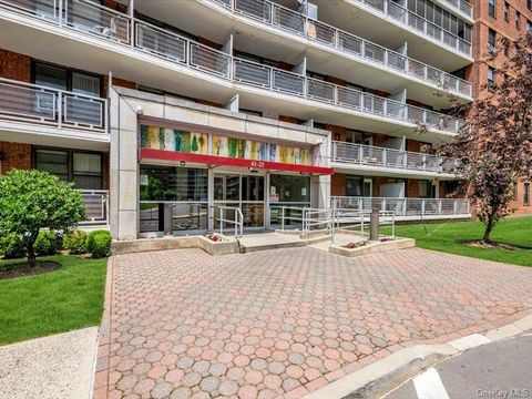 Homes For Sale - 6125 98th Street #11C<br/> Rego Park, NY 11374