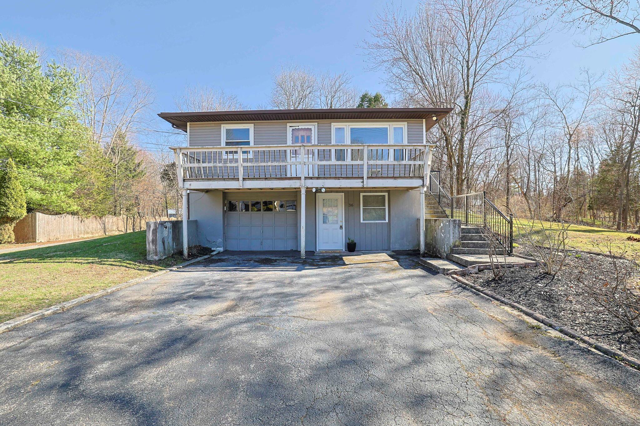 Widmer Road, Wappingers Falls, New York - 3 Bedrooms  
3 Bathrooms  
7 Rooms - 