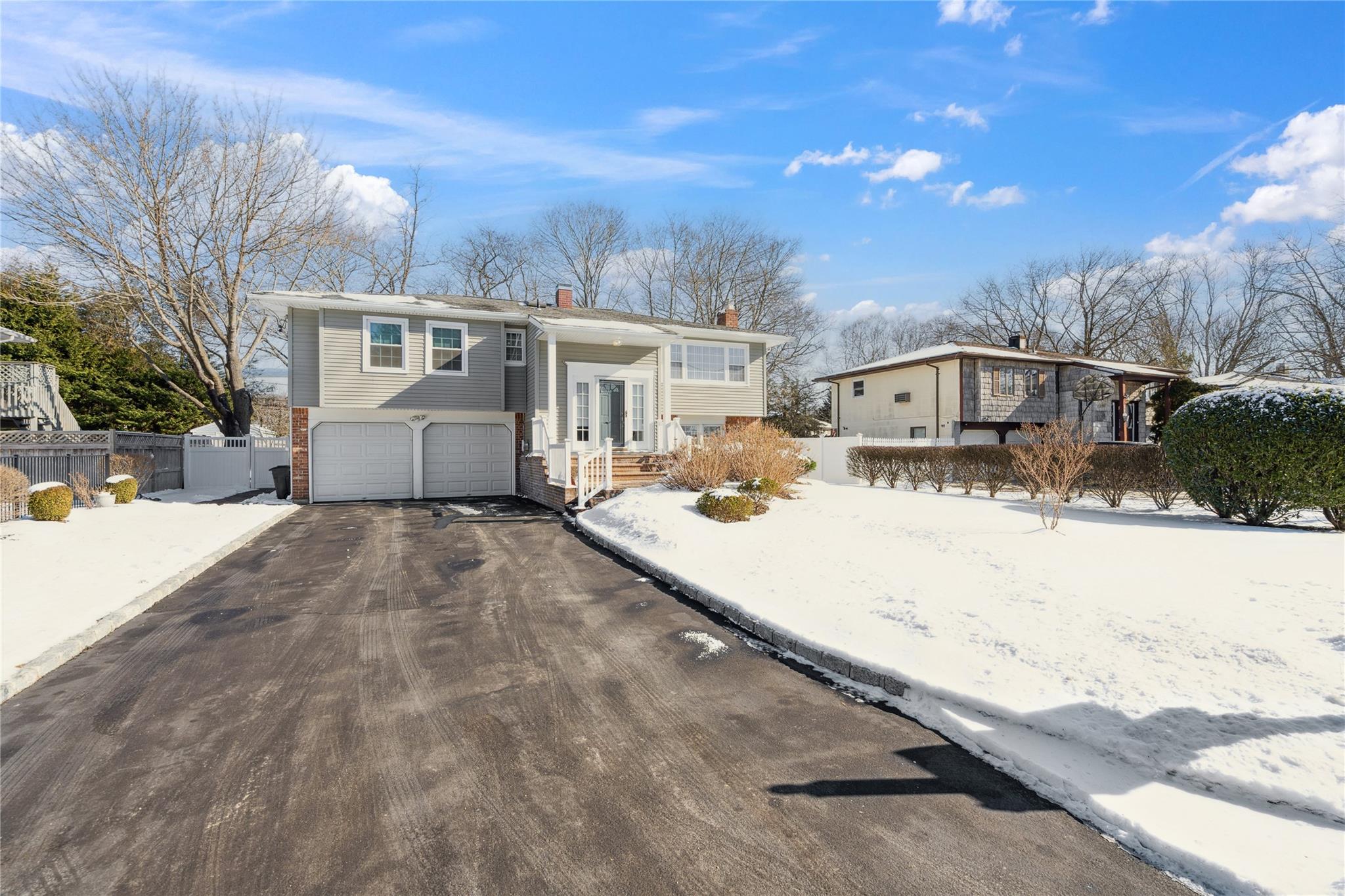 Property for Sale at Saint Nicholas Avenue, Smithtown, Hamptons, NY - Bedrooms: 4 
Bathrooms: 3  - $749,999