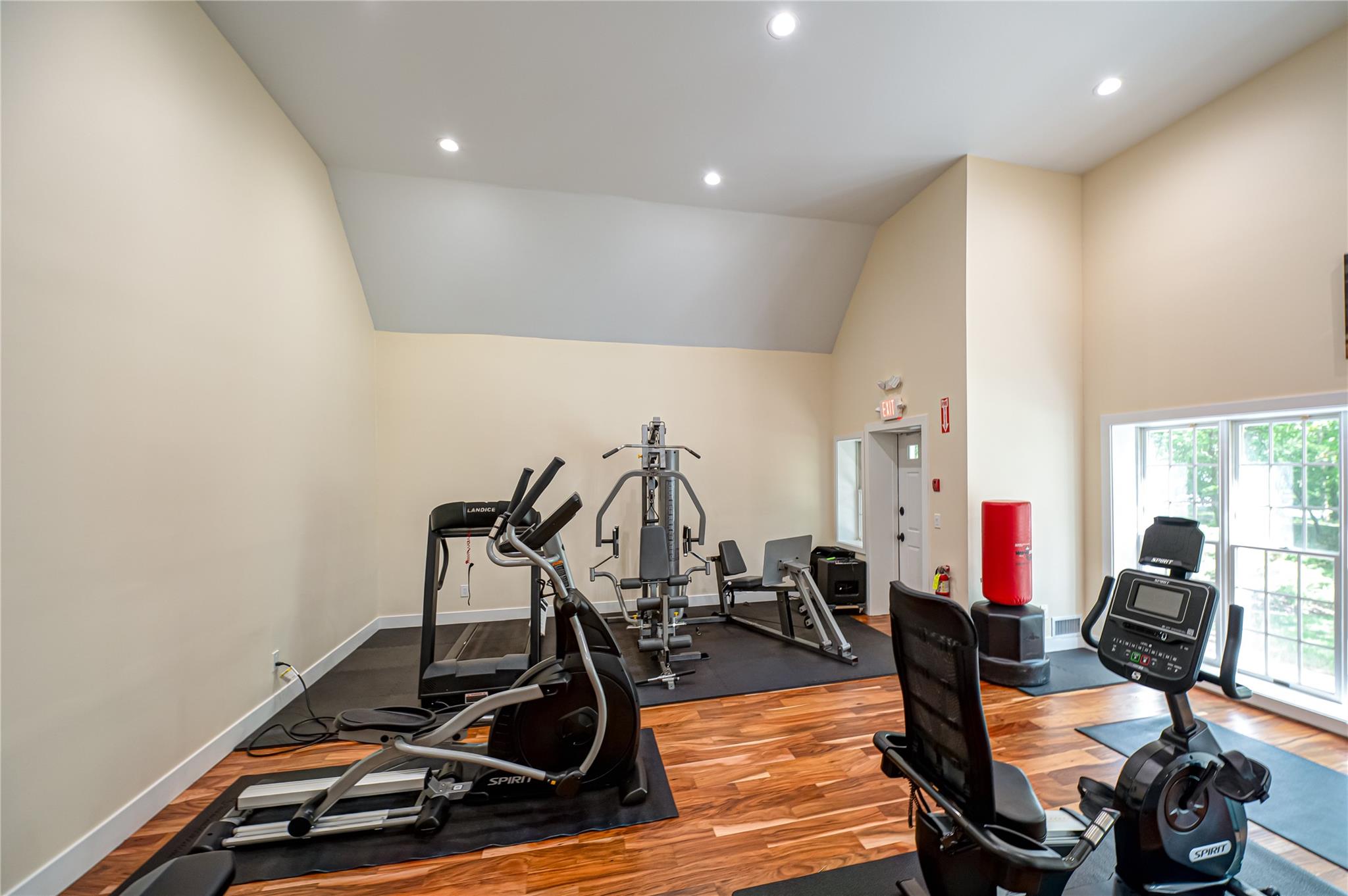 101 Mountain Ridge Drive, Mount Sinai, New York image 33