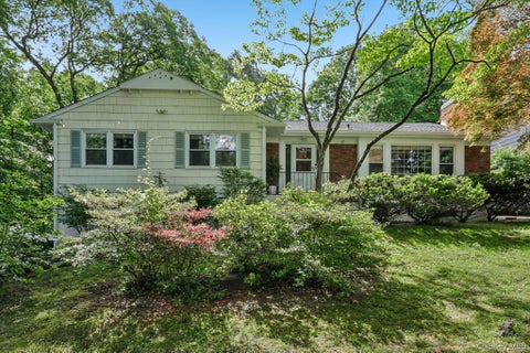 Homes For Sale - 62 Mohegan Road<br/> Larchmont, NY 10538