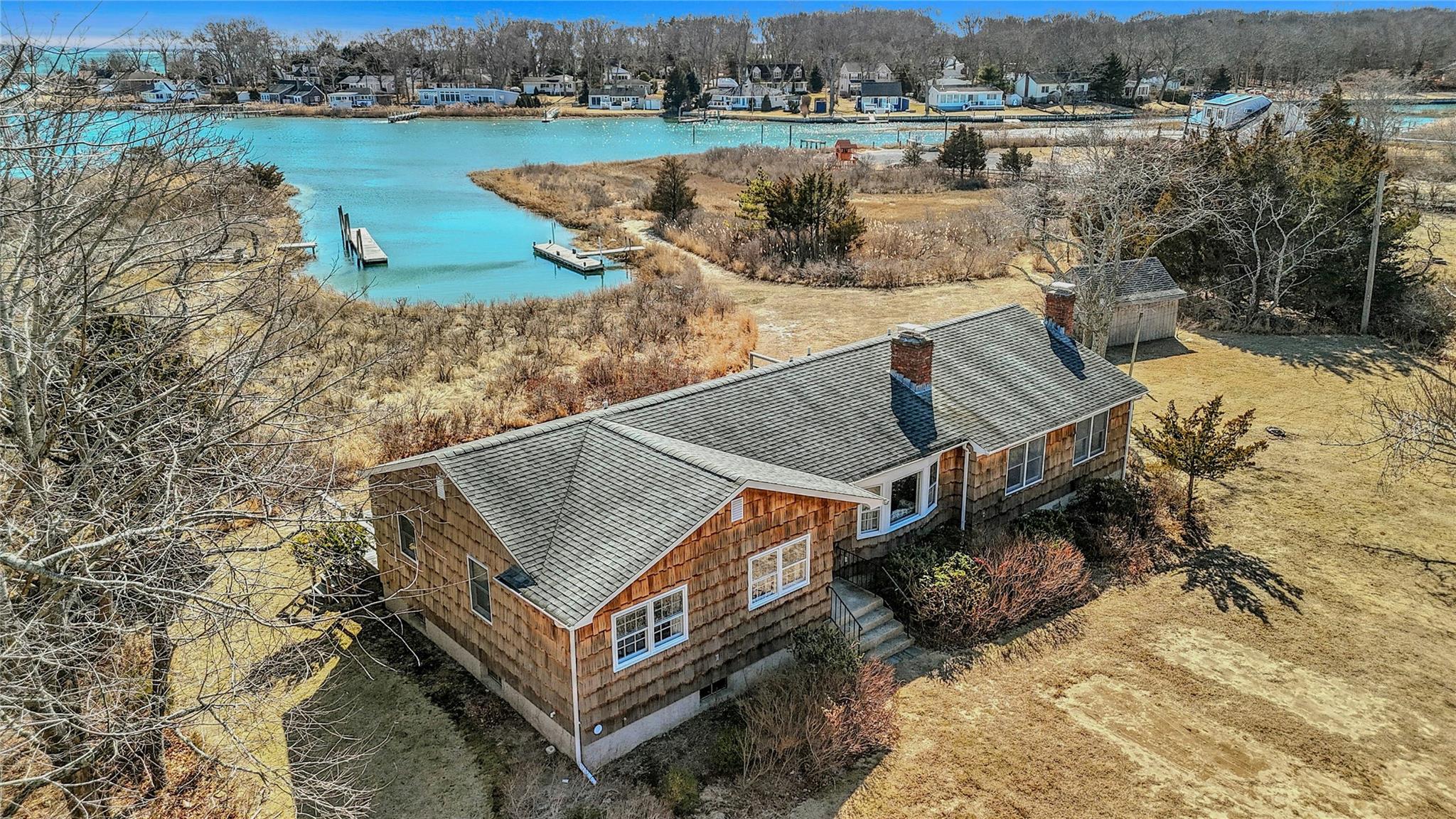 Main Bayview Road, Southold, Hamptons, NY - 3 Bedrooms  
2 Bathrooms - 