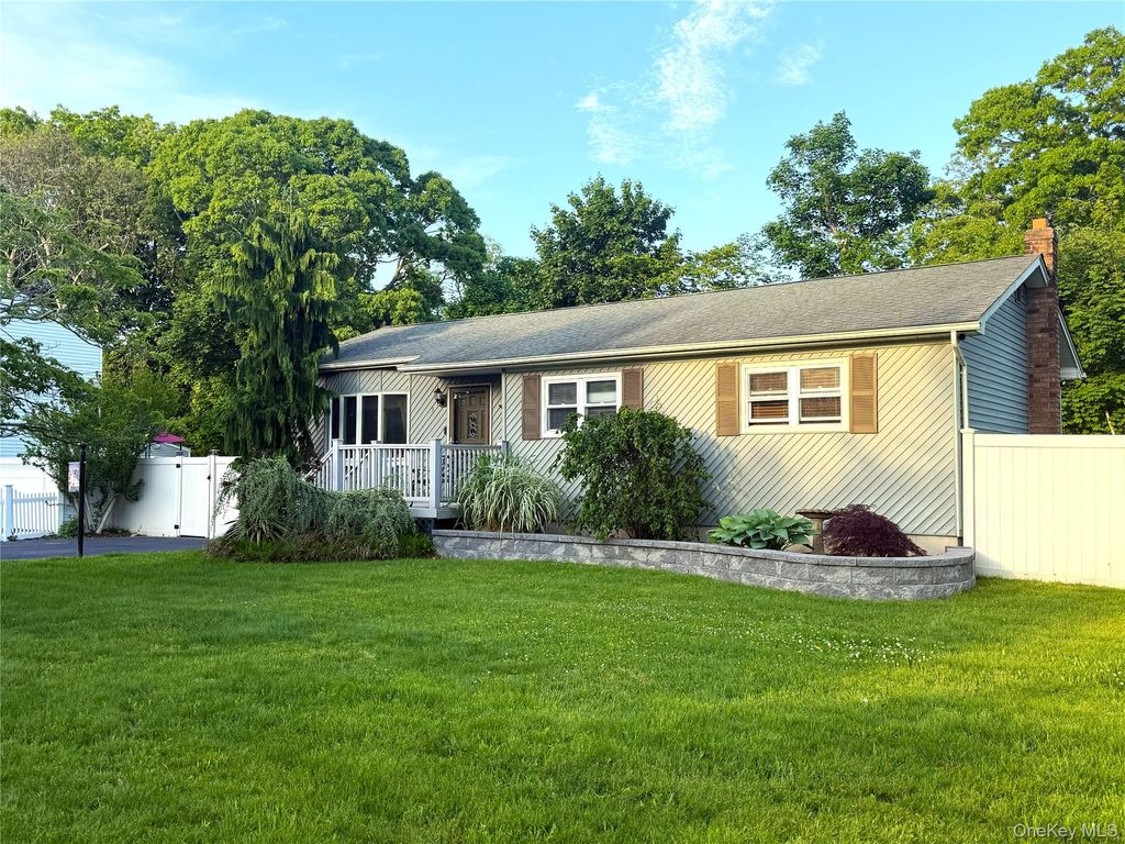 Photo of 1 Heston Road, Shirley, NY 11967 (MLS # 1005508)