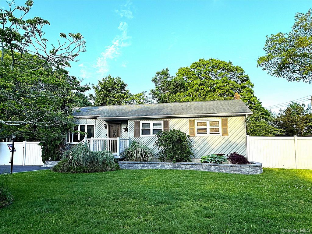Photo of 1 Heston Road, Shirley, NY 11967 (MLS # 1005508)