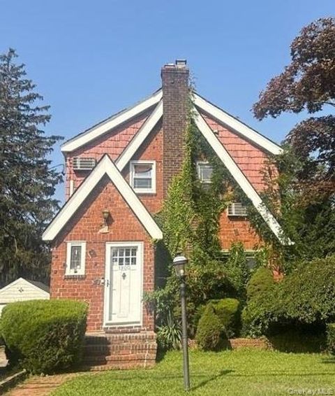 1900 Carleton Place Baldwin NY 11510