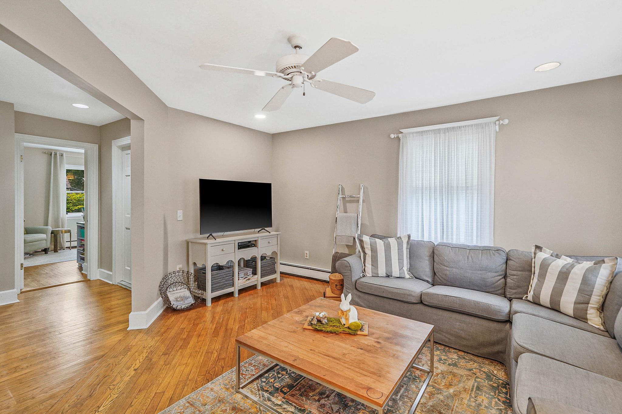 19 Brightwood Street, Patchogue, New York image 21