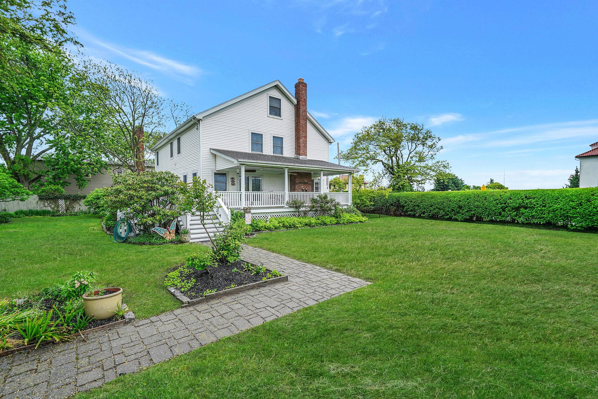 19 Brightwood Street, Patchogue, New York image 46