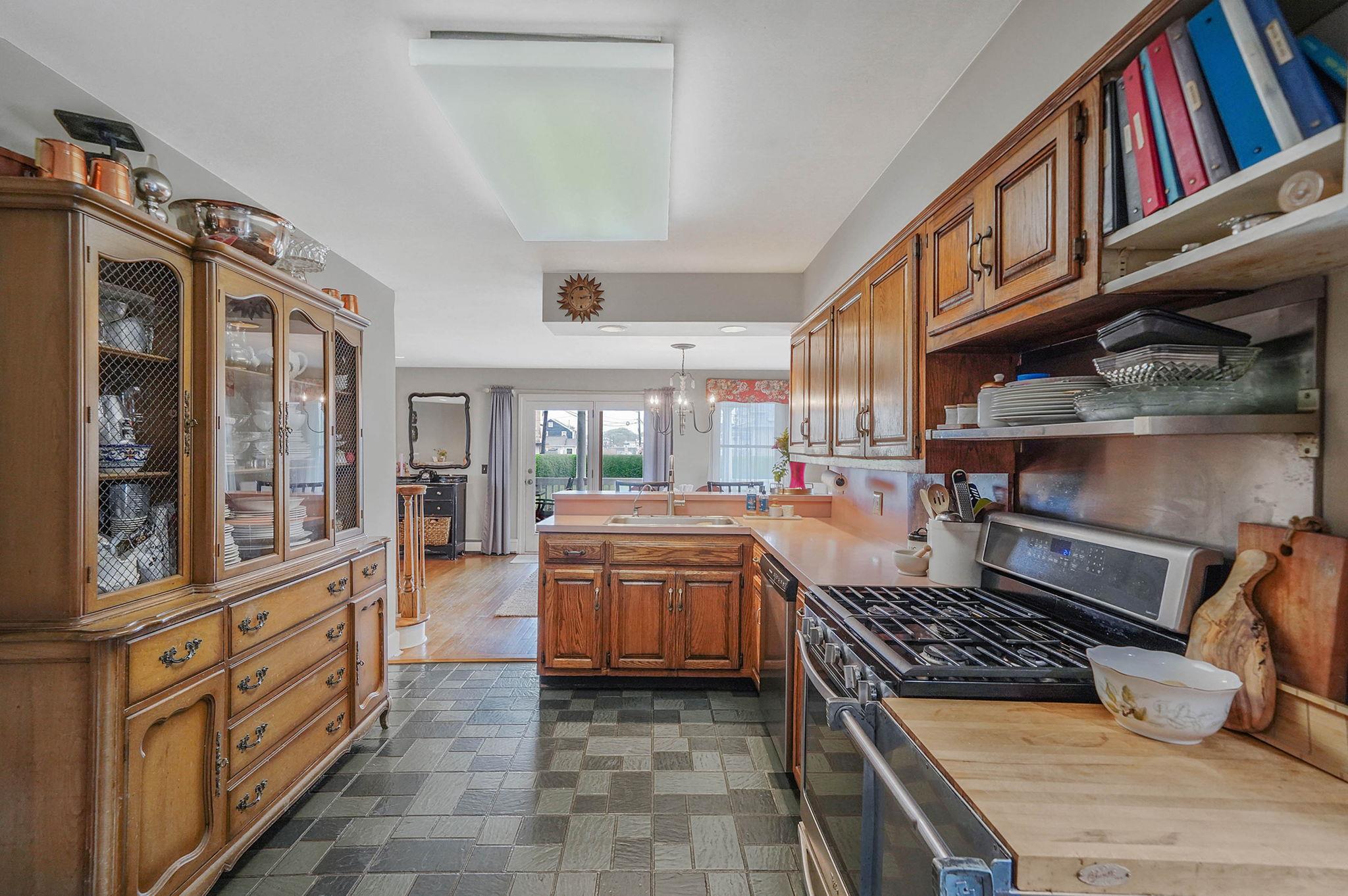 19 Brightwood Street, Patchogue, New York image 15