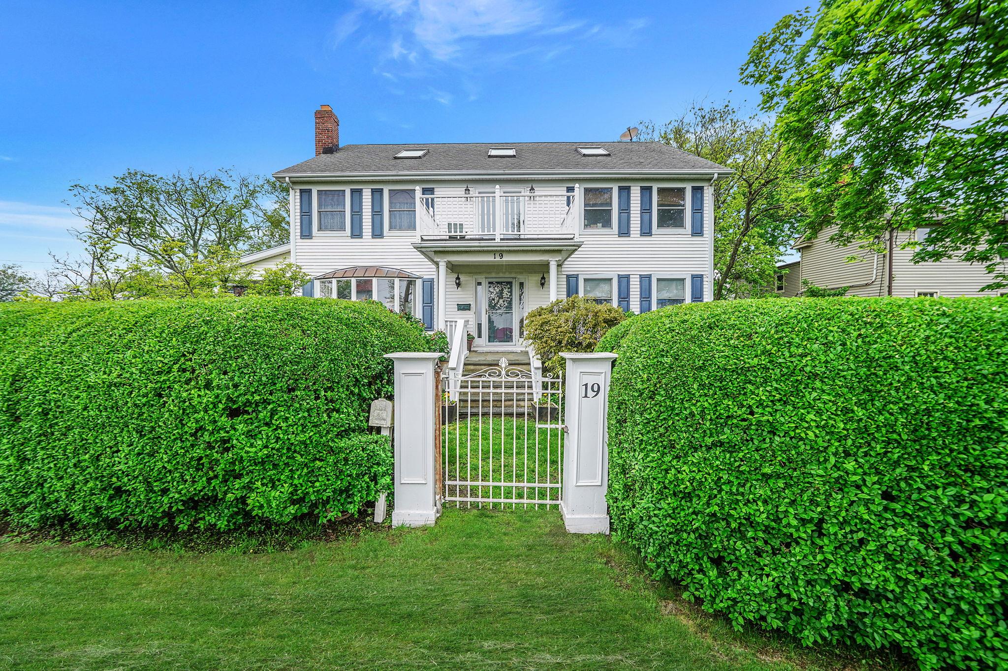 19 Brightwood Street, Patchogue, New York image 6