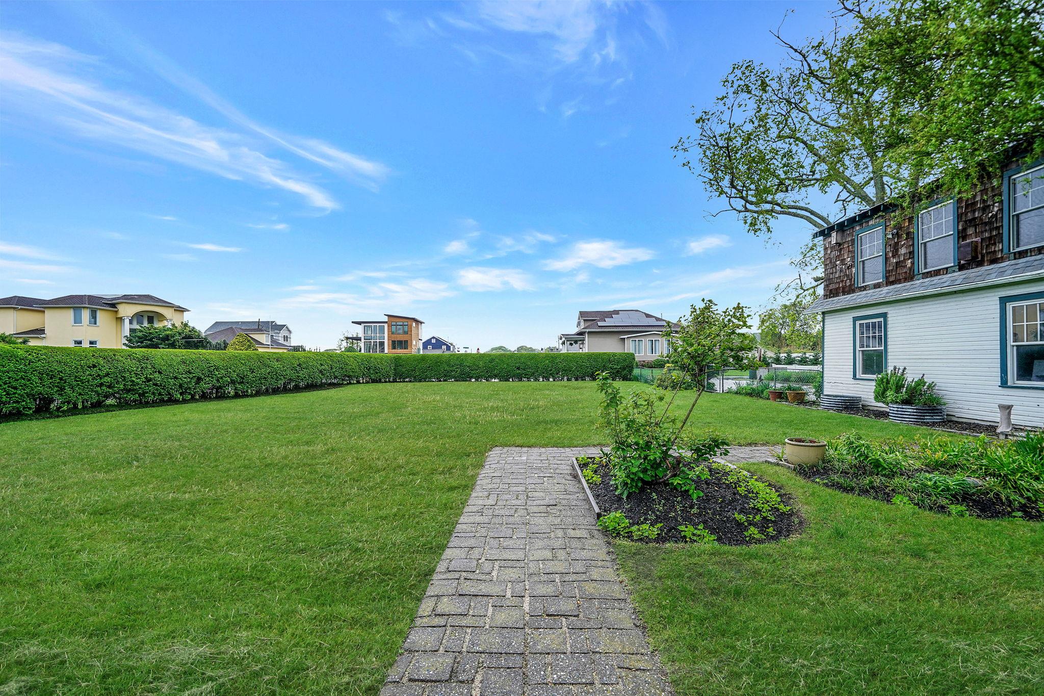 19 Brightwood Street, Patchogue, New York image 41