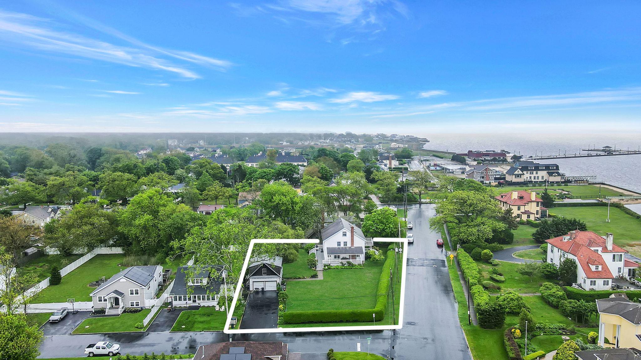 19 Brightwood Street, Patchogue, New York image 5