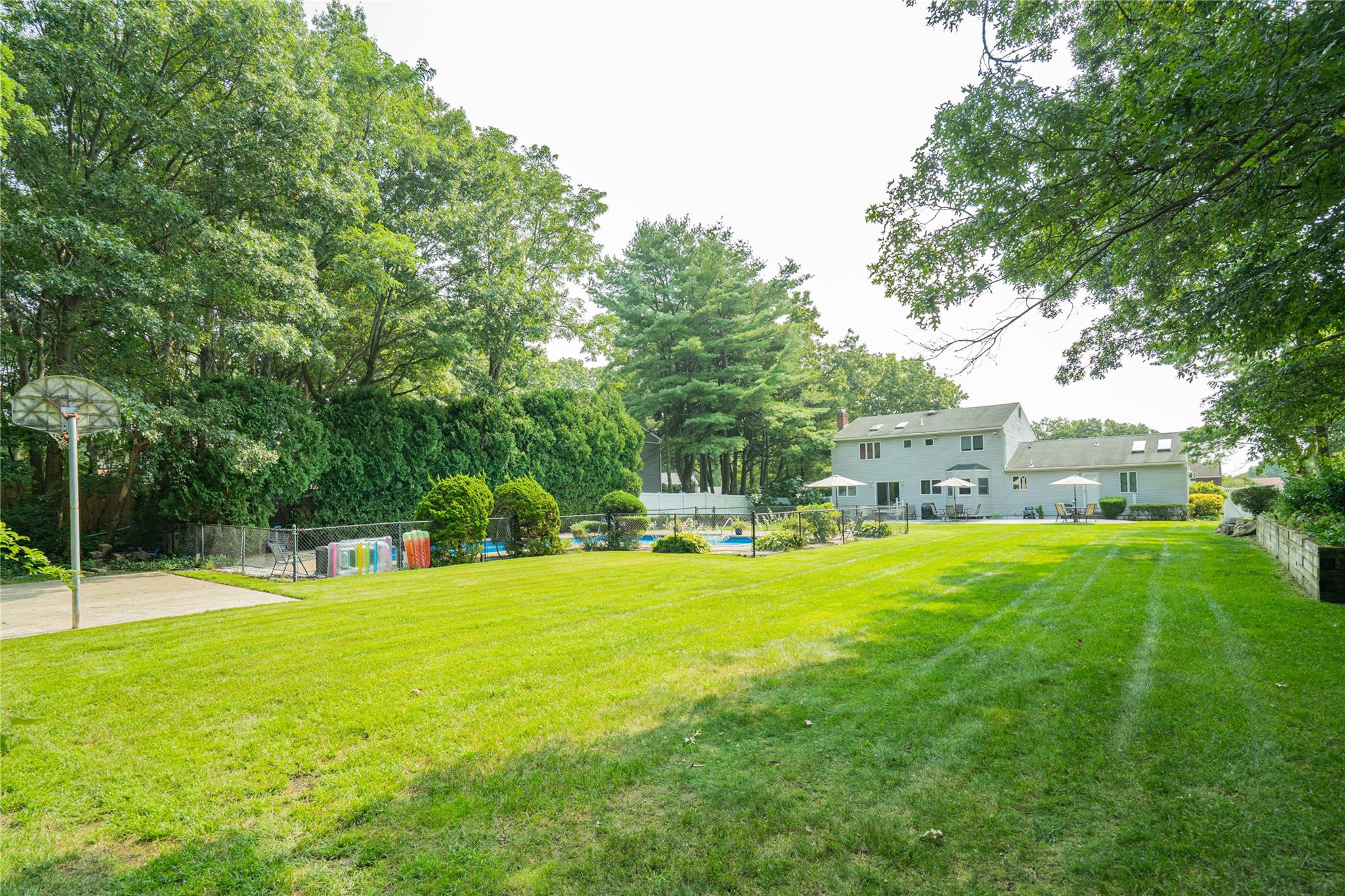 1 Stonehurst Lane, Dix Hills, New York image 42