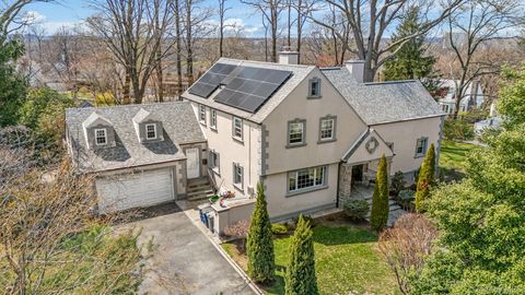 191 Dunwoodie Street Yonkers NY 10704