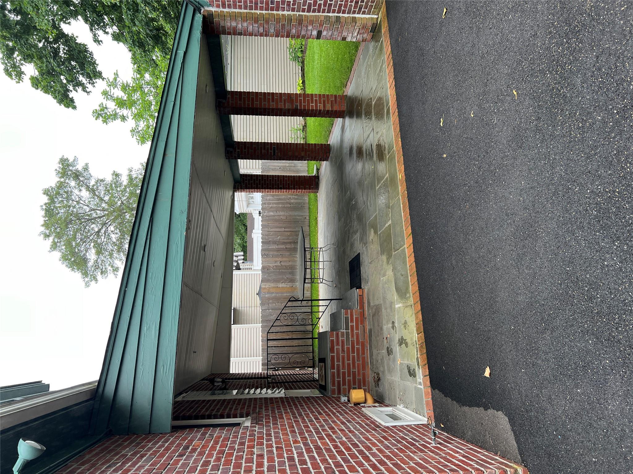 8 Alexine Avenue