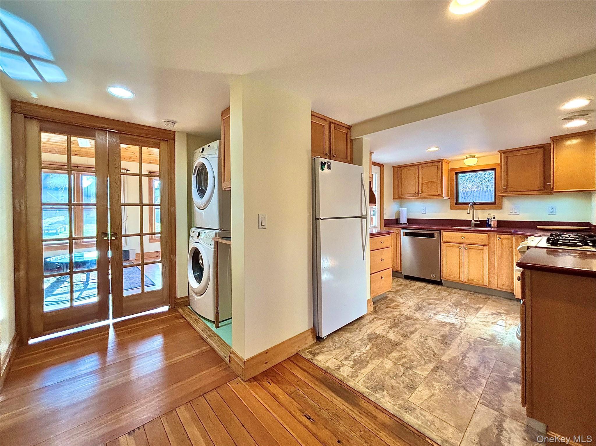 Rhinebeck, New York 12572, United States, 2 Bedrooms Bedrooms, ,2 BathroomsBathrooms,Residential,Active,249271