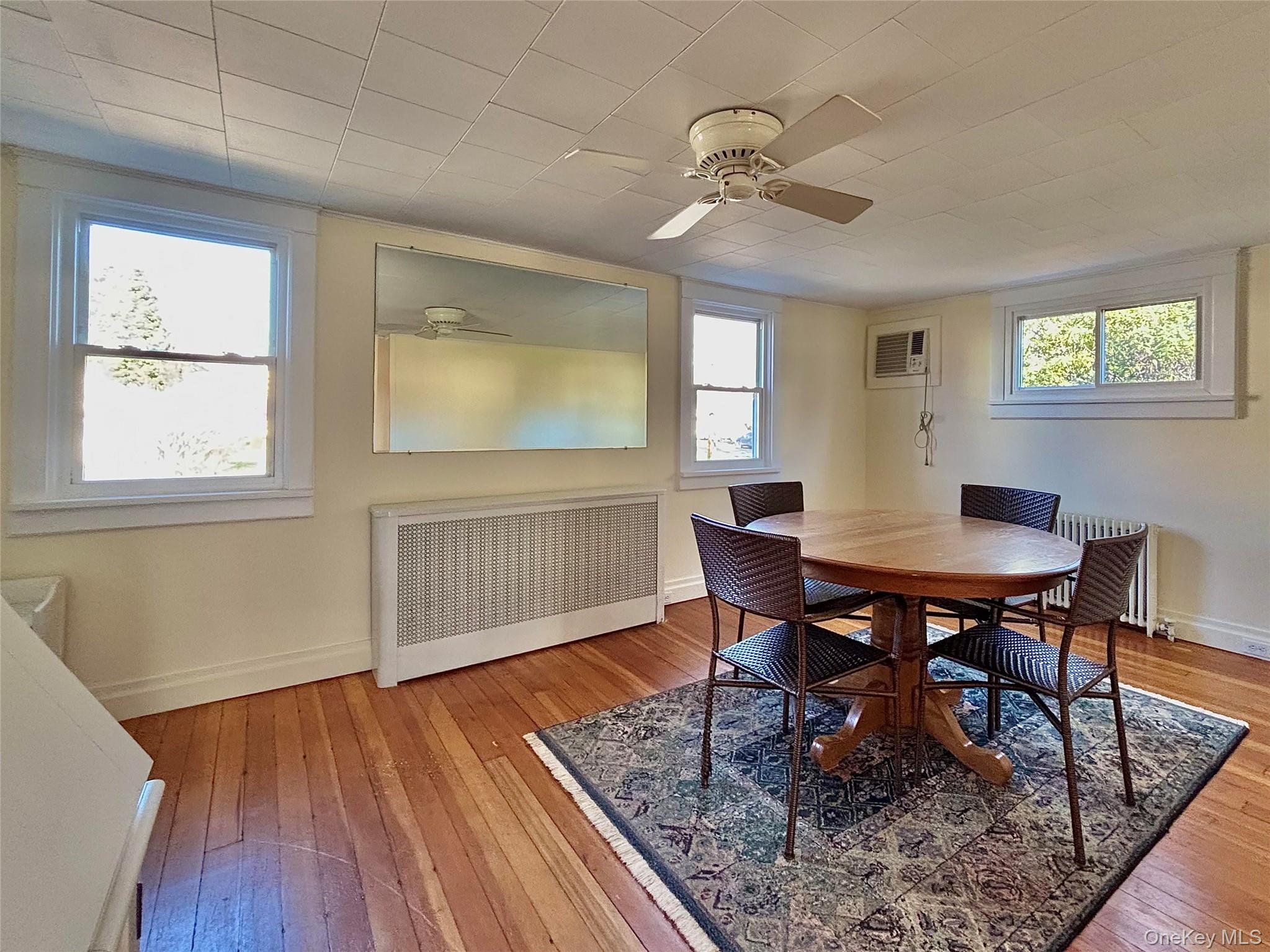 Rhinebeck, New York 12572, United States, 2 Bedrooms Bedrooms, ,2 BathroomsBathrooms,Residential,Active,249271