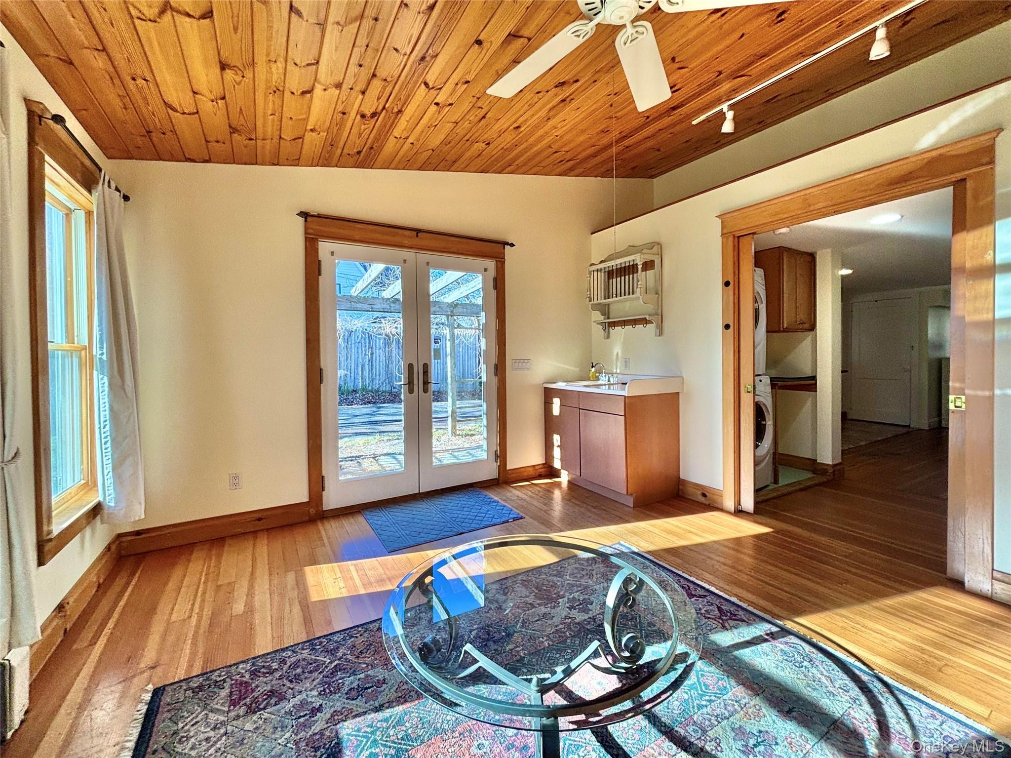 Rhinebeck, New York 12572, United States, 2 Bedrooms Bedrooms, ,2 BathroomsBathrooms,Residential,Active,249271