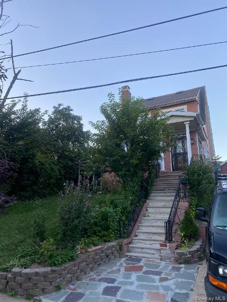Apartment For Rent - 85-25 Kendrick Place Pl<br/> Queens County, Jamaica Estates, NY 11432