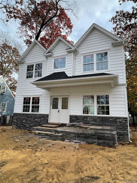 36 Michigan Avenue Massapequa NY 11758