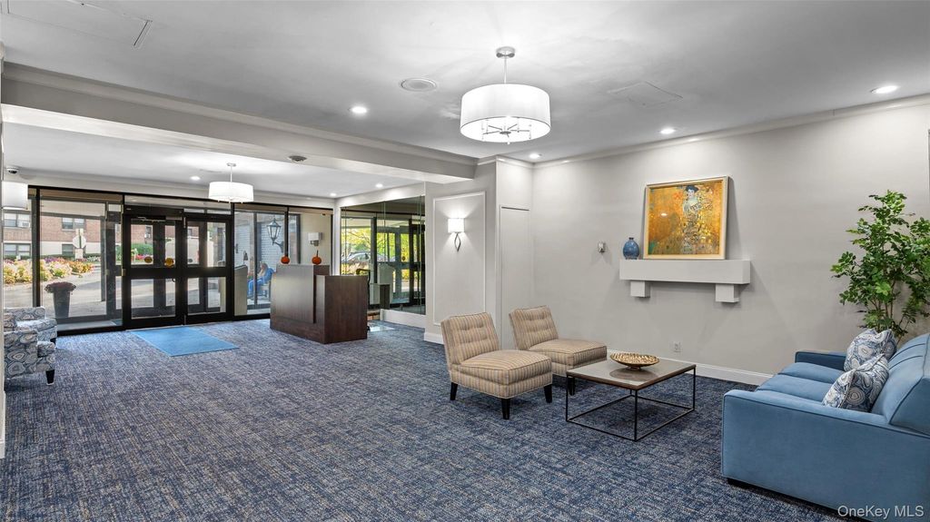 Photo of 20 Old Mamaroneck Road #2D, White Plains, NY 10605 (MLS # 927878)