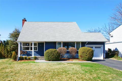 Homes For Sale - 175 Meadow Street<br/> Garden City, NY 11530