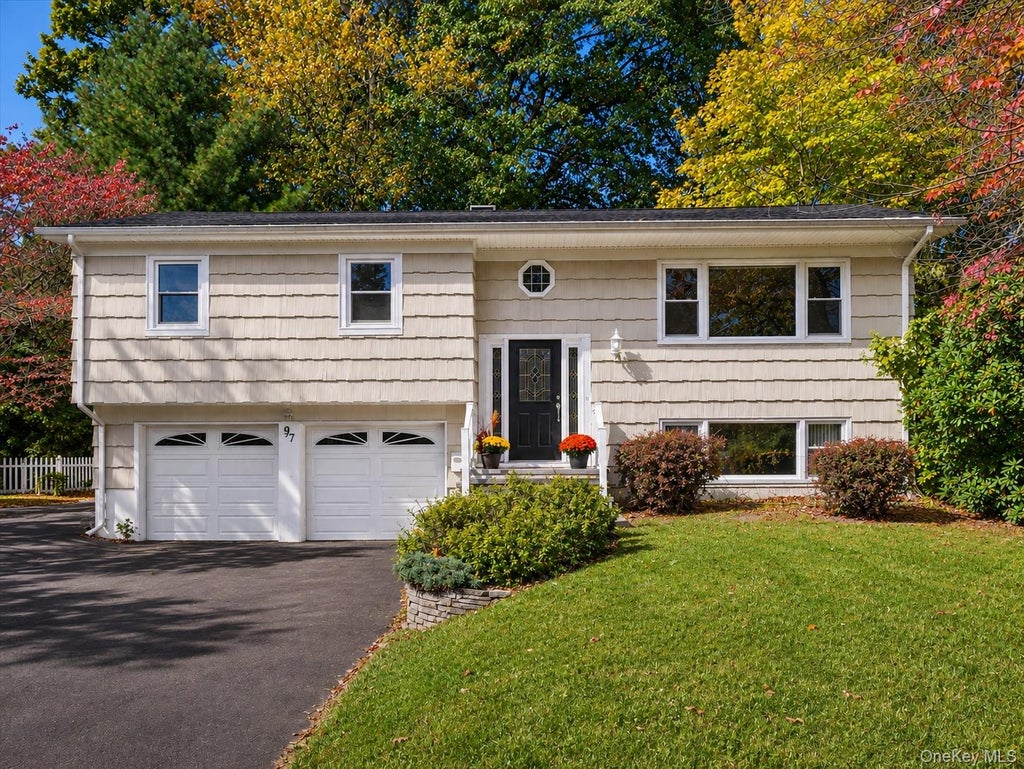 Photo of 97 Grandview Avenue, Nanuet, NY 10954 (MLS # 1042690)