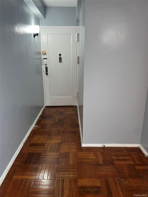 Condo For Sale - 1604 Metropolitan Avenue #12A<br/> Bronx County, Bronx, NY 10462