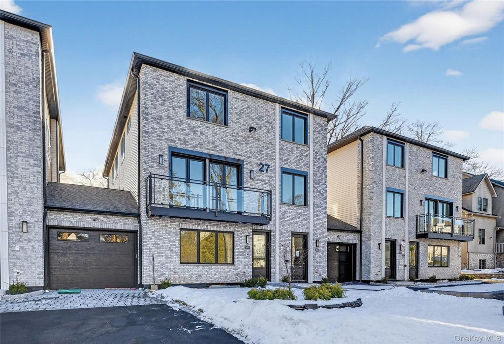 Photo of 27 Ellish Parkway #202, Spring Valley, NY 10977 (MLS # 946190)