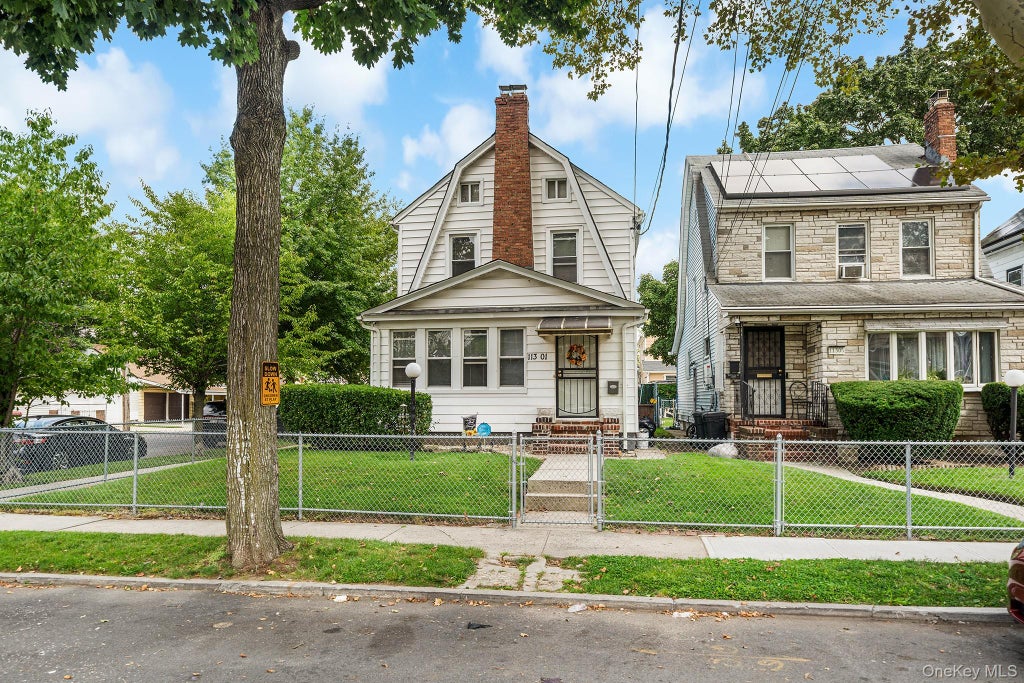Photo of 11301 200th Street, Saint Albans, NY 11412 (MLS # 1048969)