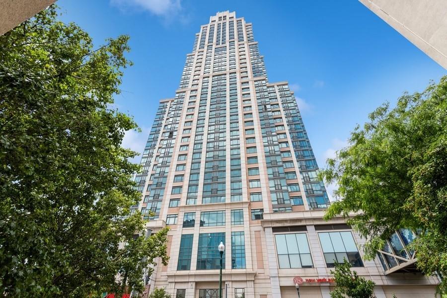Rental Property at Huguenot Street, New Rochelle, New York - Bedrooms: 1 
Bathrooms: 2 
Rooms: 3  - $3,000 MO.