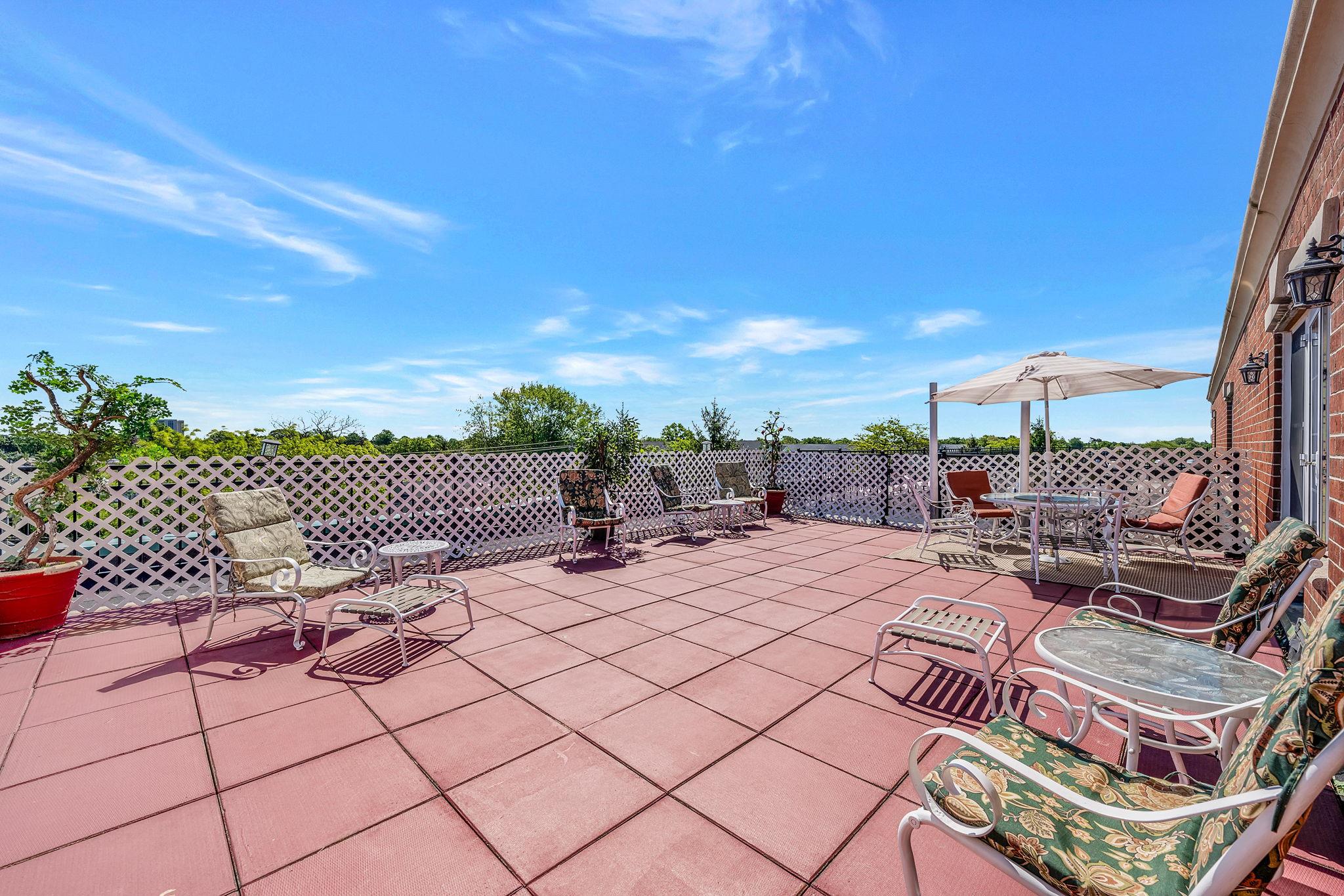 50 Merrick Avenue, East Meadow, New York image 21