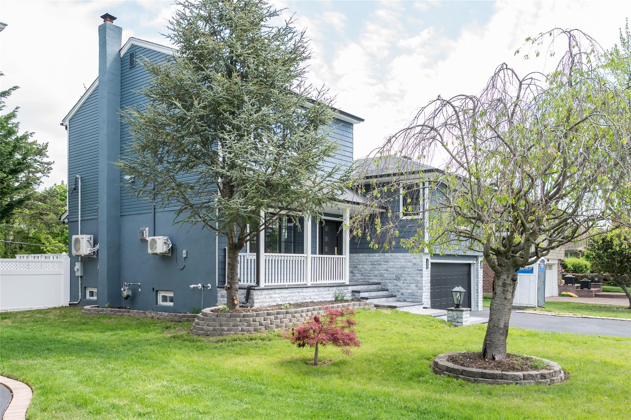 3625 Lynn Lane Ln, Wantagh, New York image 2